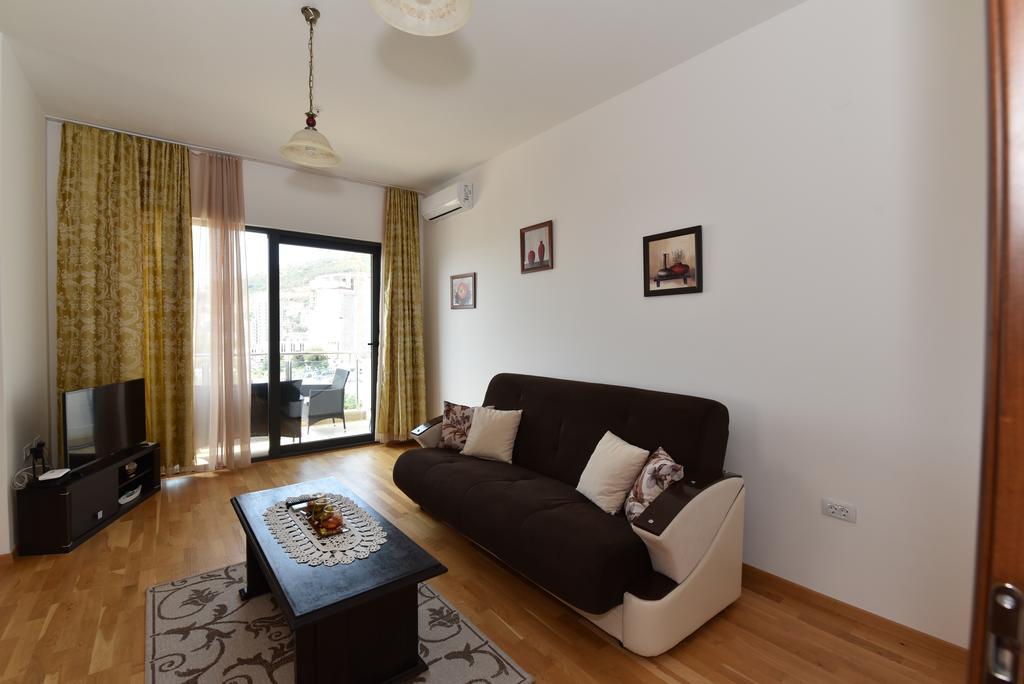 Lux Apartments Kristina Будва Екстер'єр фото