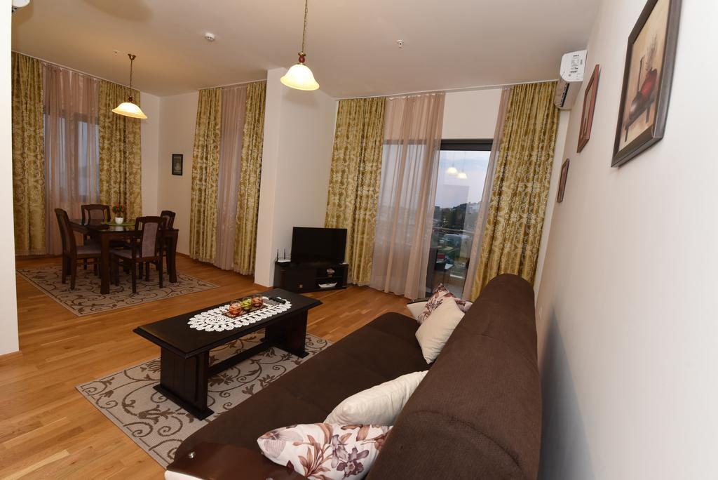 Lux Apartments Kristina Будва Екстер'єр фото